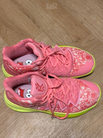 נעלי כדורסל Nike Kyrie