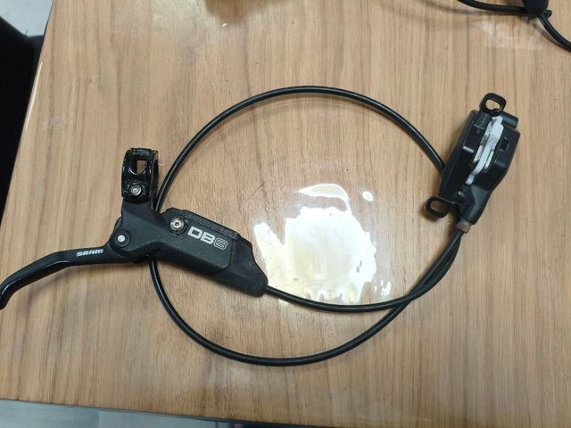 ברקסים sram DB8 4 piston