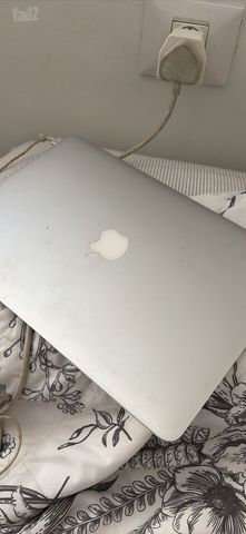 MacBook Air Intel i5 מקבוק