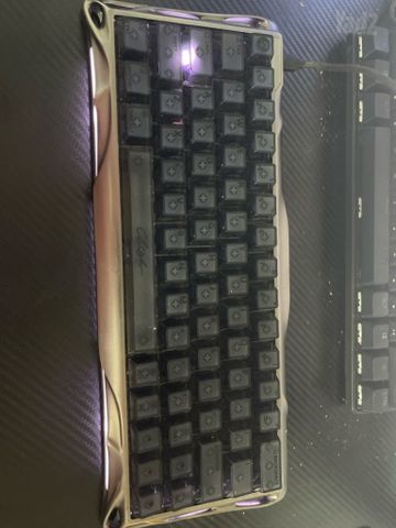 Gravastar v60 pro מקלדת מגנטית