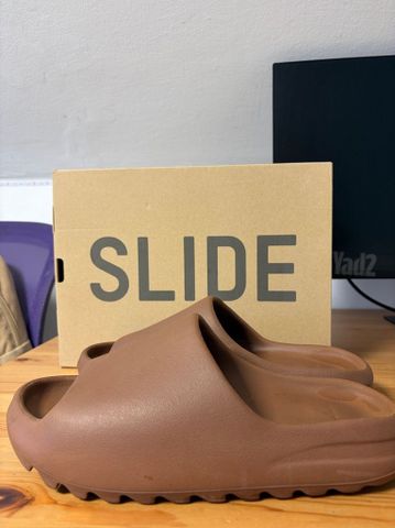 Yeezy slide flax