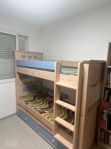 מיטת קומתיים