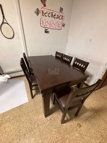 שולחן נפתח מעץ