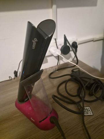 מחליק שיער Dyson Corrale