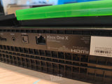 Xbox one x+TV+joysticks3