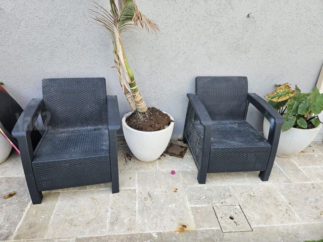 כיסאות , נדנדת גן