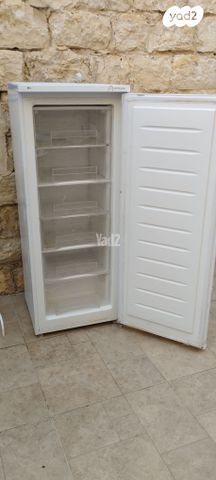 מקפיא עומד