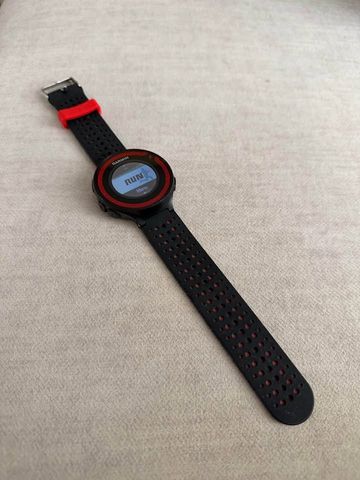 שעון Garmin Forerunner 220