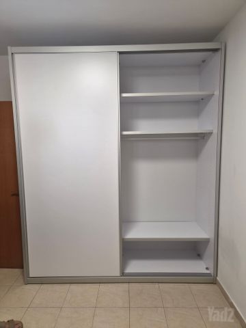 ארון הזזה
