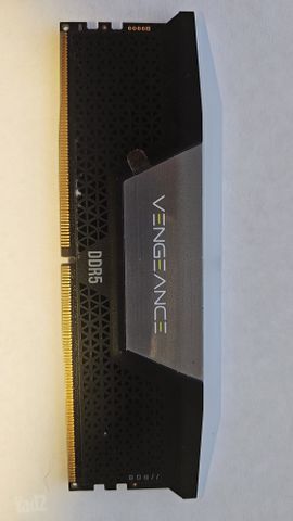 זיכרון DDR5 16GB 6000MHz CL36