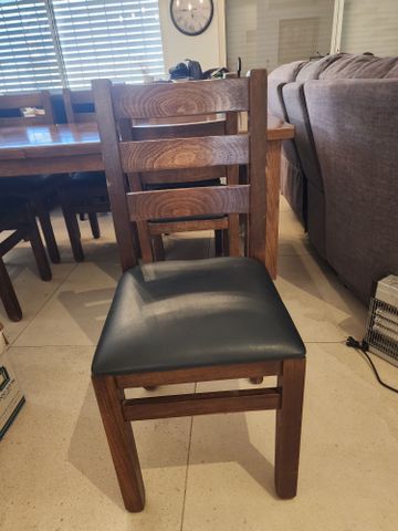 שולחן עץ מלא