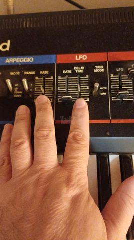 סינטסייזר Juno 60 שנות ה80