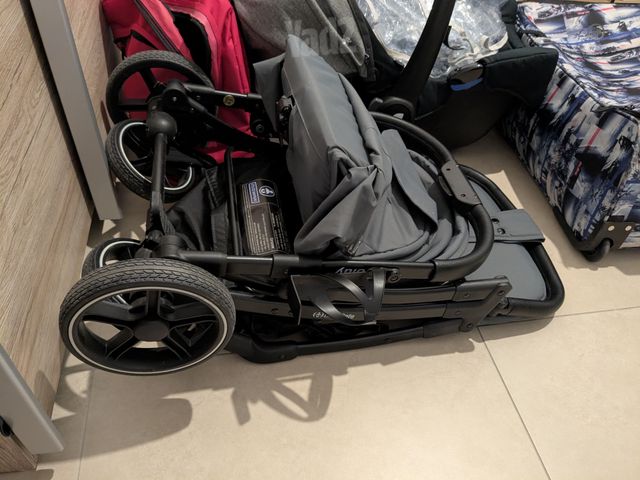 עגלת טיולון