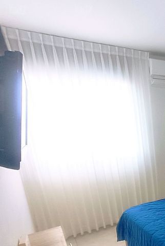 וילון לבן 1.80 מ'