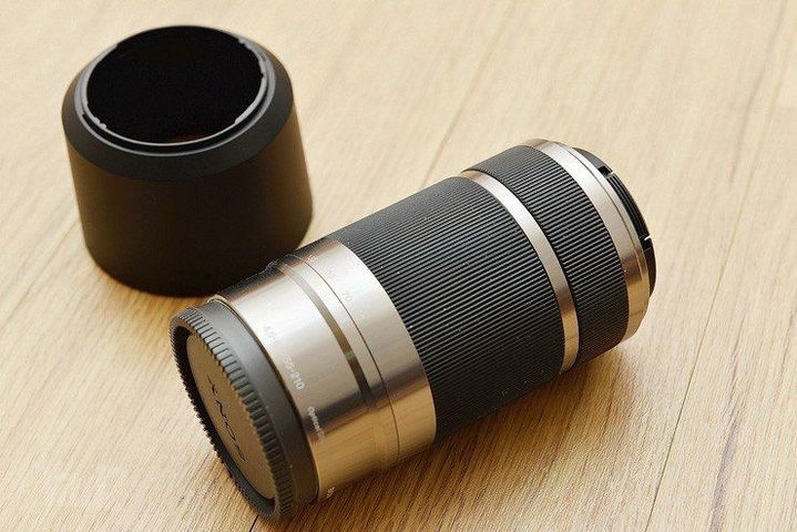 Sony E 55–210mm OSS