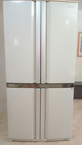 מקרר SHARP