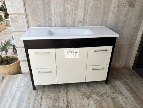 ארונית אמבט