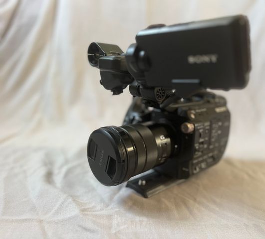 מצלמת וידאו sony FS5