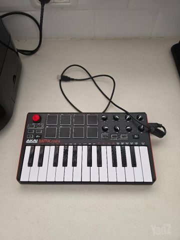 מקלדת שליטה Akai MPK Mini MKII