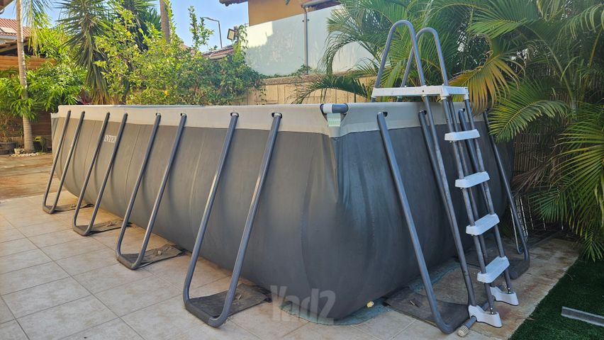 בריכת Intex XTR 5.49×2.74