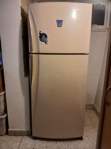מקרר amcor