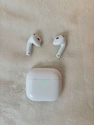 איירפודס 4 airpods