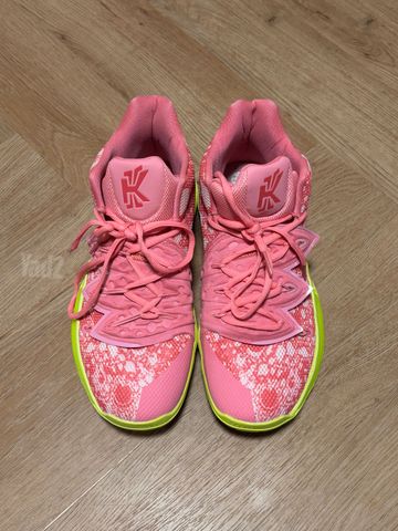 נעלי כדורסל Nike Kyrie