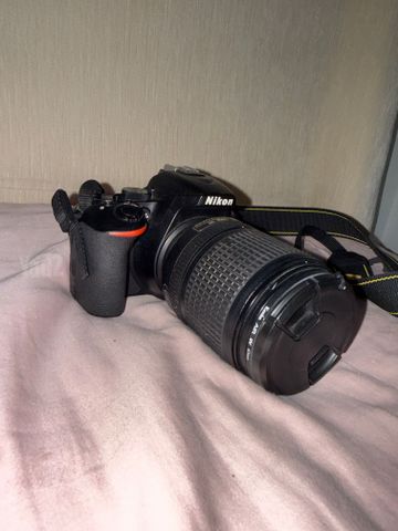Nikon D5600 + עדשת 18-140 VR