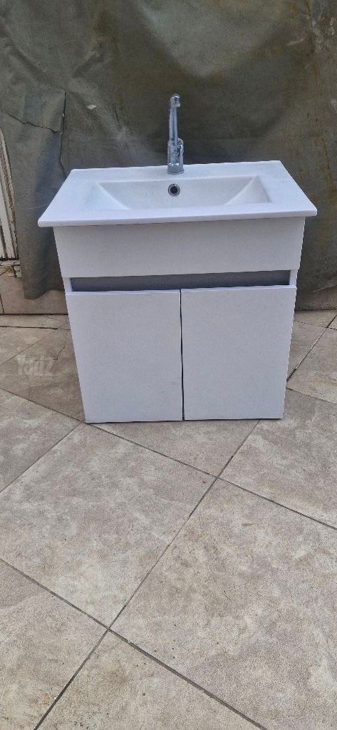 ארון אמבטיה