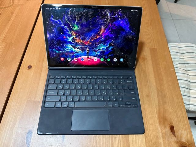 Galaxy Tab 9+ עם מקלדת
