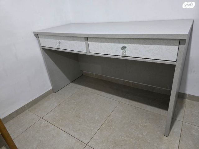 שולחן משרדי