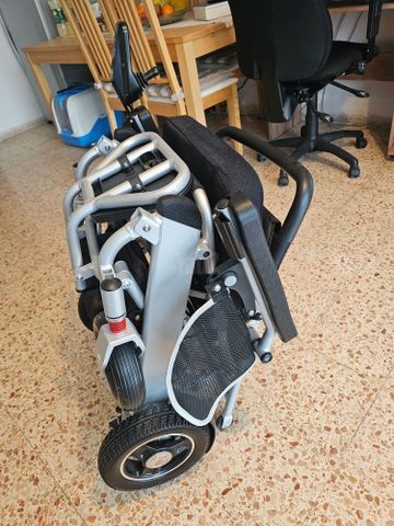 קלנועית חשמלית