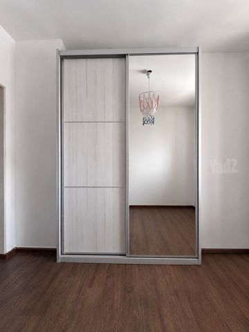 ארון אזזה