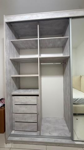 ארון הזזה