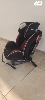 כיסא בטיחות לרכב של חב' Joie