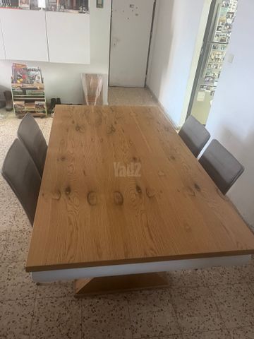 שולחן אוכל