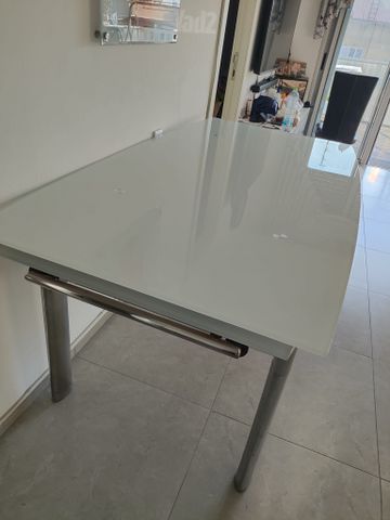 שולחן