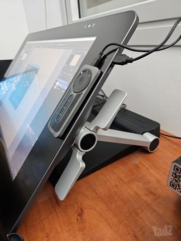 Wacom Cintiq 27QHD + סטנד