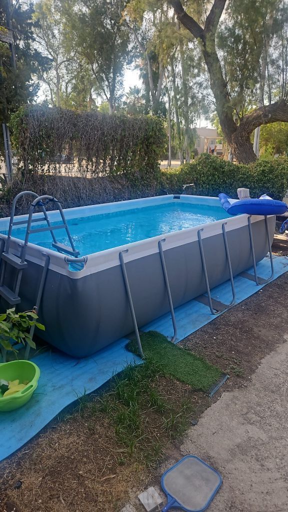 בריכת bestway 5×2×1.1