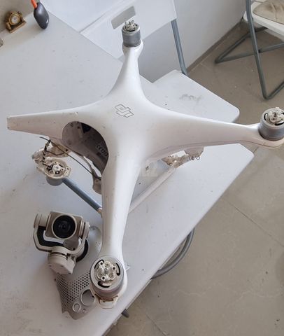 רחפן פנטום 4  DJI