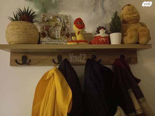 מתלה מעילים