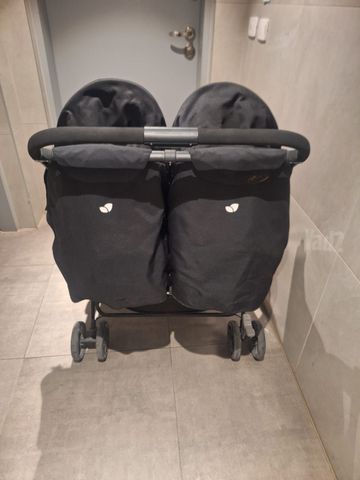 עגלת תאומים