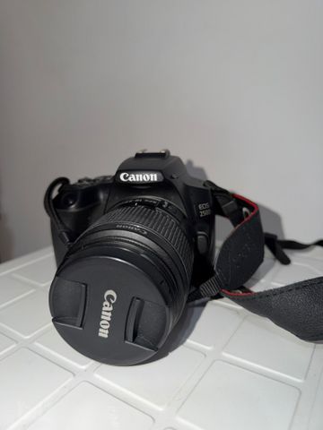 למכירה – Canon EOS 250D