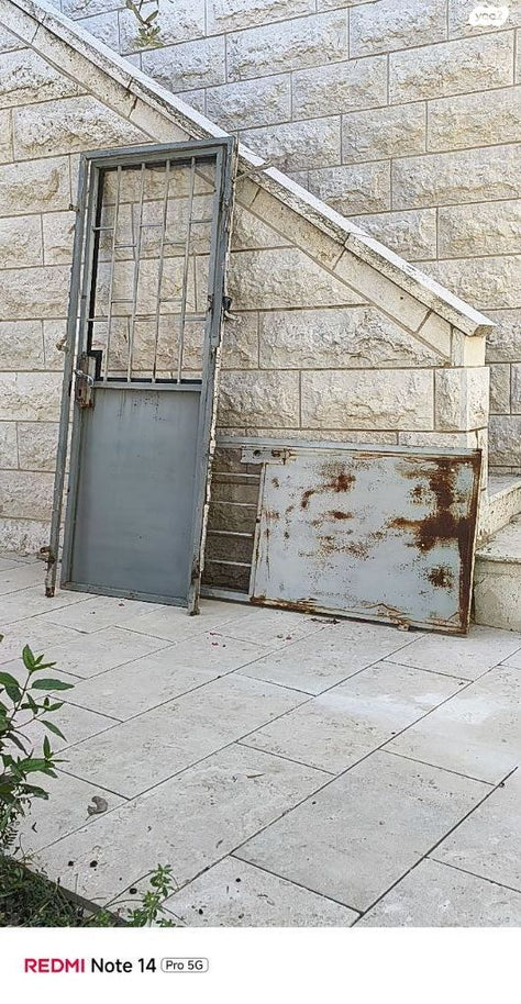 דלתות ברזל
