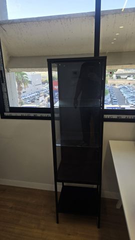 כוננית ויטרינה