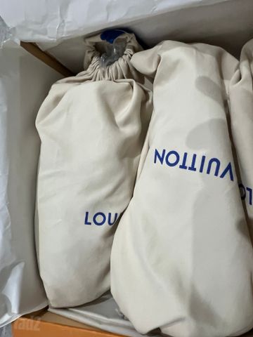 נעליים Louis Vuitton