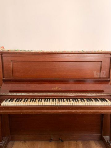 פסנתר Steinway & Sons