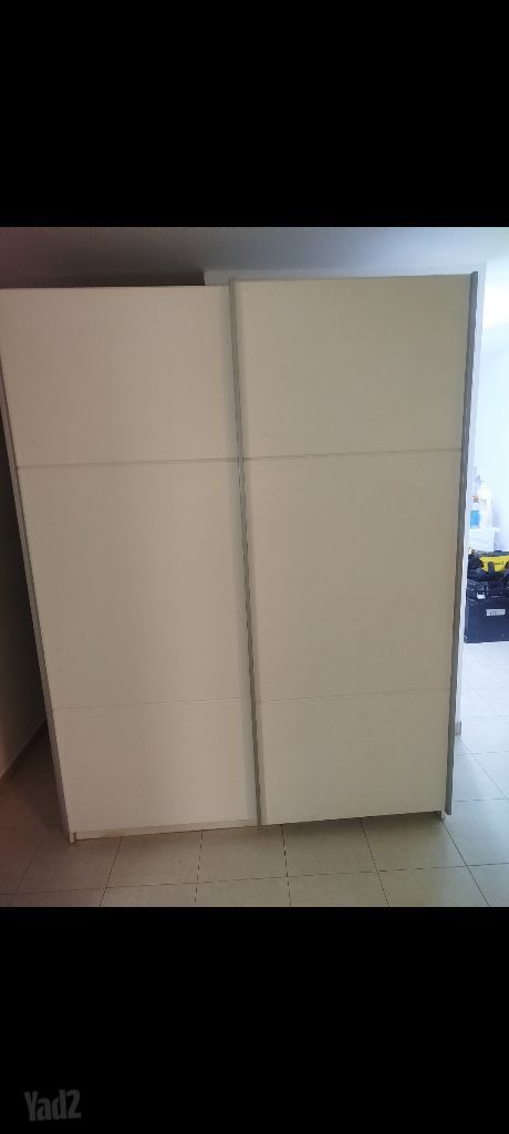 ארון הזזה