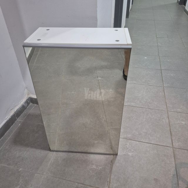ארונית למיקלחת