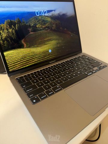 MacBook Air M1 (2020)